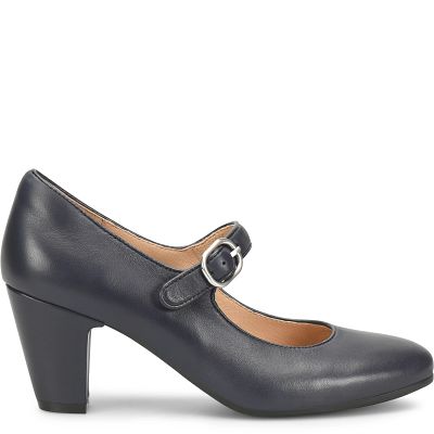 Leslie shown in Sky Navy (Blue)