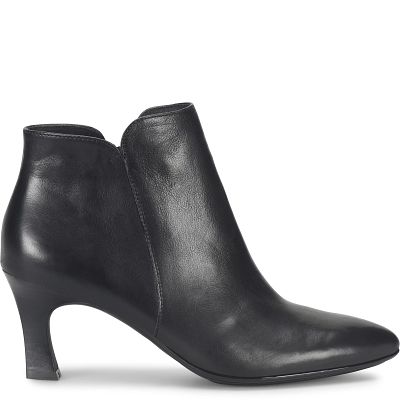 Sasha shown in Black (Black)