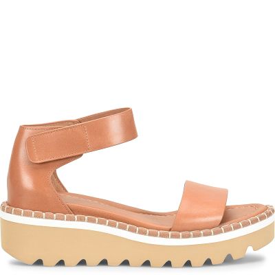 Ripley shown in Luggage (Tan)