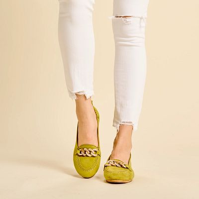 Kadyn shown on model 